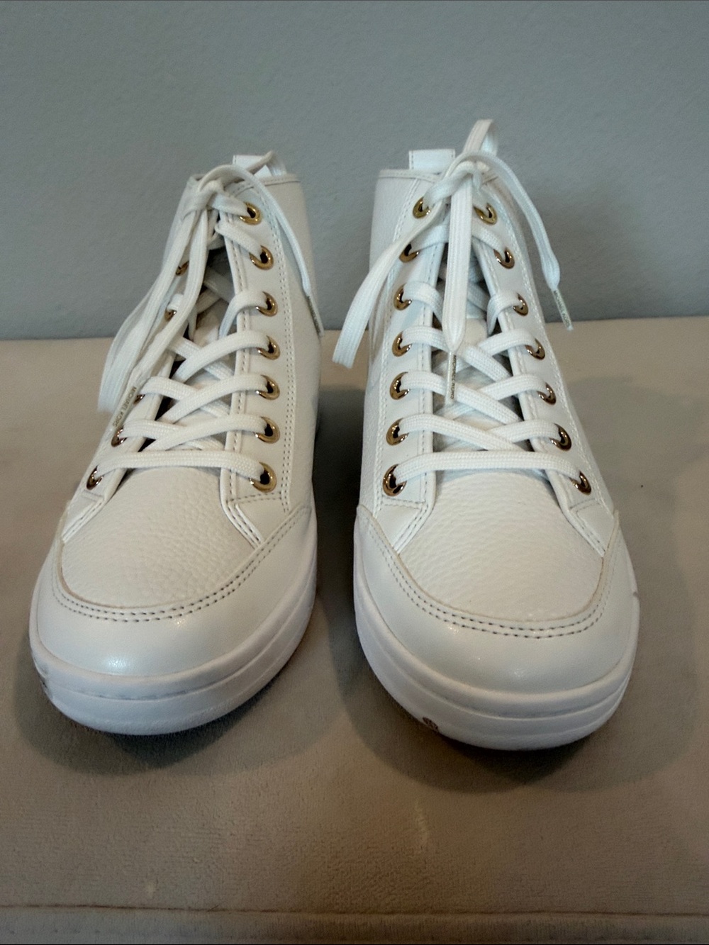 Michael Kors White High Top Lace Up Sneakers Gold Logo Size 8M